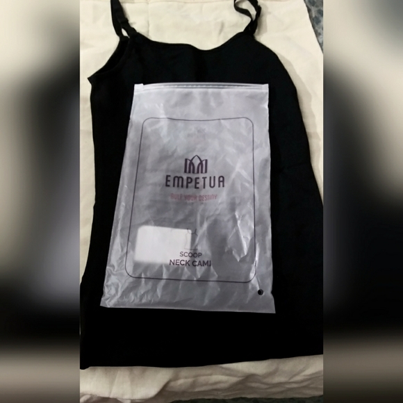 ✨NEW✨ Empetua By Shapermint Scoop Neck Cami - Picture 1 of 7
